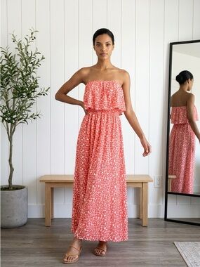 EUC 
Gorgeous VICI  Floral Print strapless Maxi Dress w/High Side Slit. Dress S